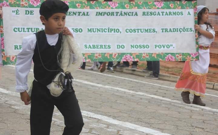 Projeto Resgate Histórico no desfile de 7 de setembro