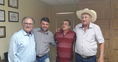 (Foto da Esq. para a Dir. Senador Dalírio Beber, Prefeito Clézio Fortunato, Secretátio de ADM Caldir Correia, Empresário Laécio Espindola)